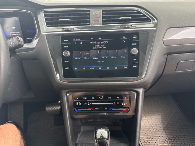 2022 Volkswagen Tiguan SE