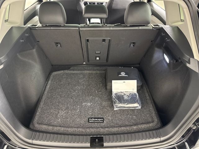 2025 Volkswagen Taos SEL