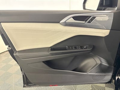 2025 Volkswagen Taos SEL