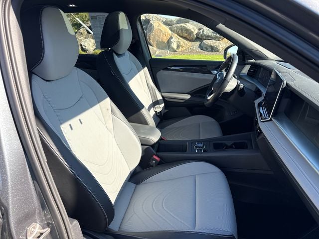 2025 Volkswagen Tiguan SE R-Line Black