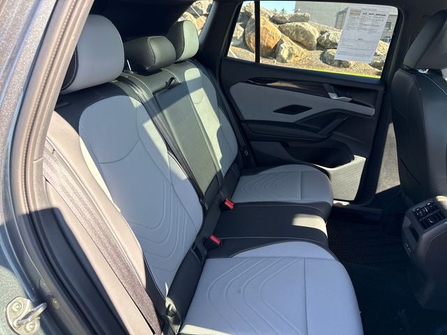 2025 Volkswagen Tiguan SE R-Line Black