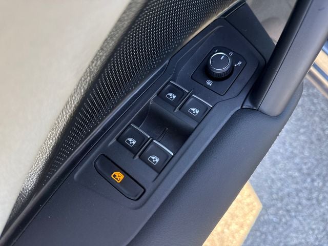 2025 Volkswagen Tiguan SE R-Line Black