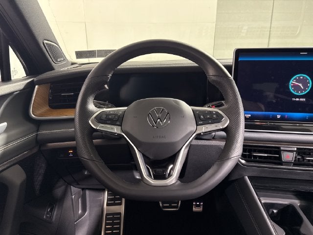 2025 Volkswagen Tiguan SEL R-Line