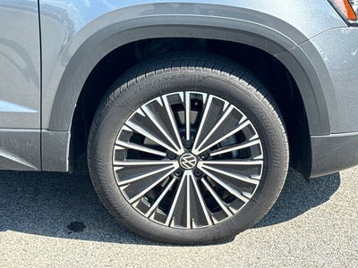 2025 Volkswagen Taos SE