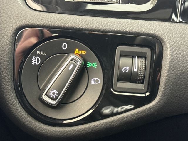 2021 Volkswagen Golf GTI S