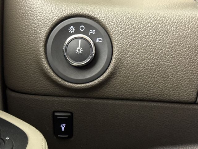 2015 Lincoln Navigator Base