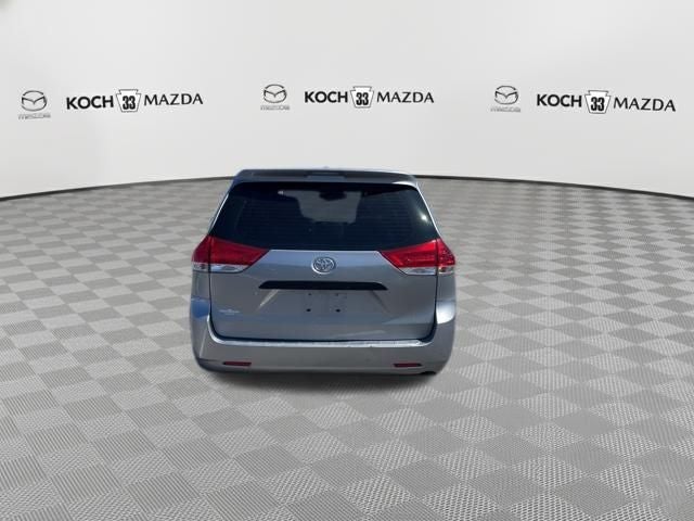 2012 Toyota Sienna Base 7 Passenger