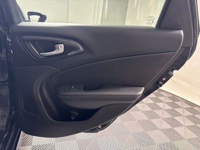 2016 Chrysler 200 S