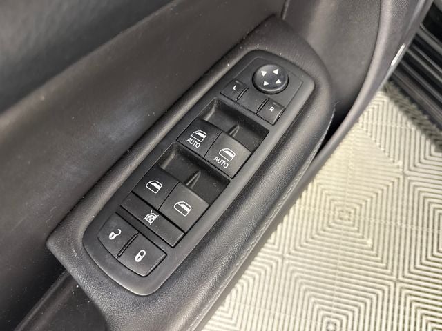 2016 Chrysler 200 S