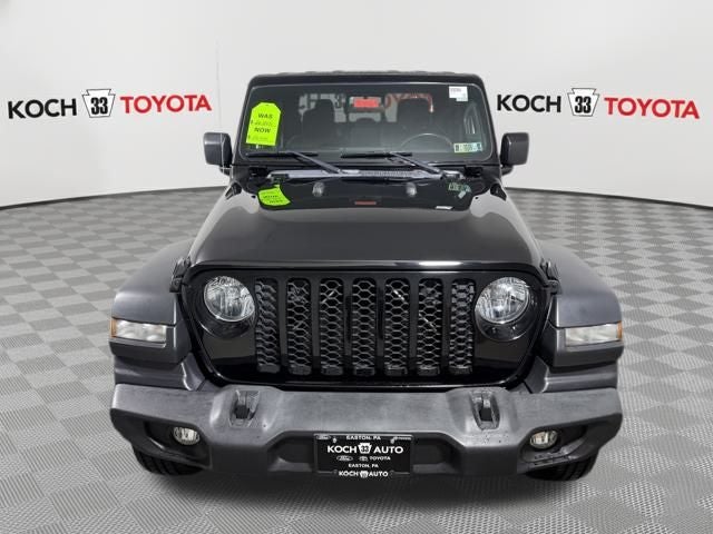 2020 Jeep Gladiator Sport photo 2