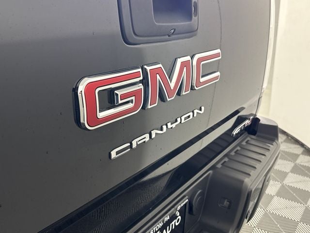 2022 GMC Canyon AT4 w/Leather