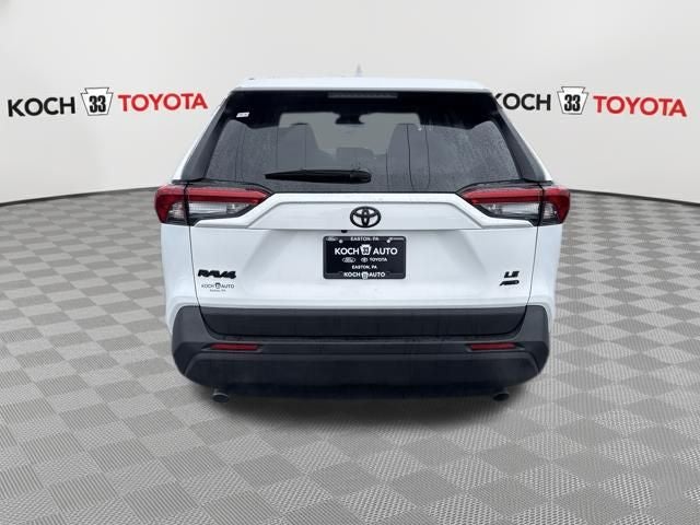 2025 Toyota RAV4 LE