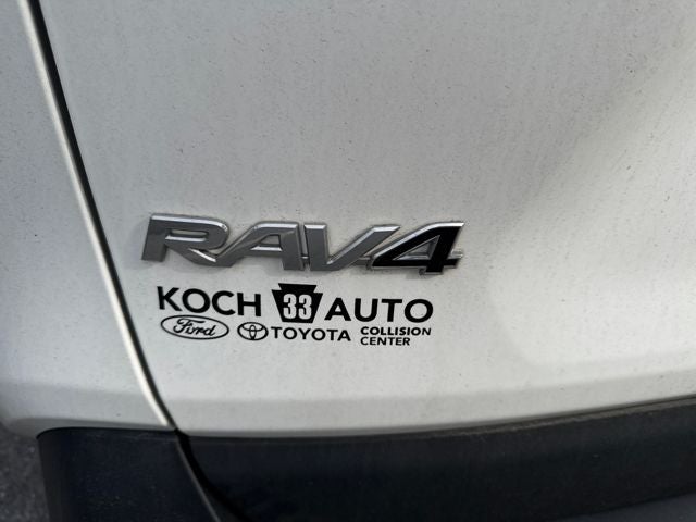 2020 Toyota RAV4 LE