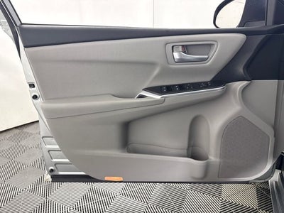 2016 Toyota Camry SE