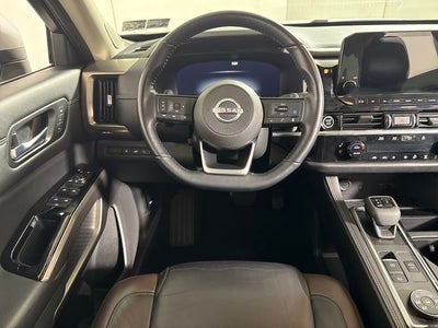 2022 Nissan Pathfinder Platinum