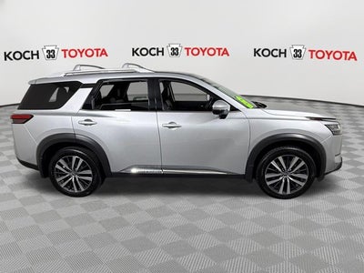 2022 Nissan Pathfinder Platinum
