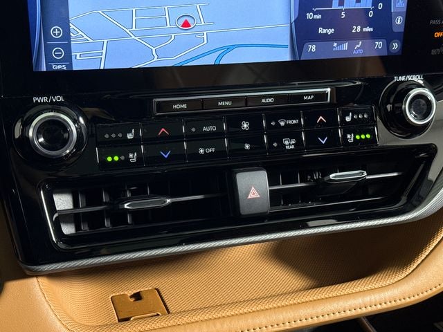 2022 Toyota Highlander Hybrid Platinum