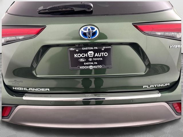 2023 Toyota Highlander Hybrid Platinum