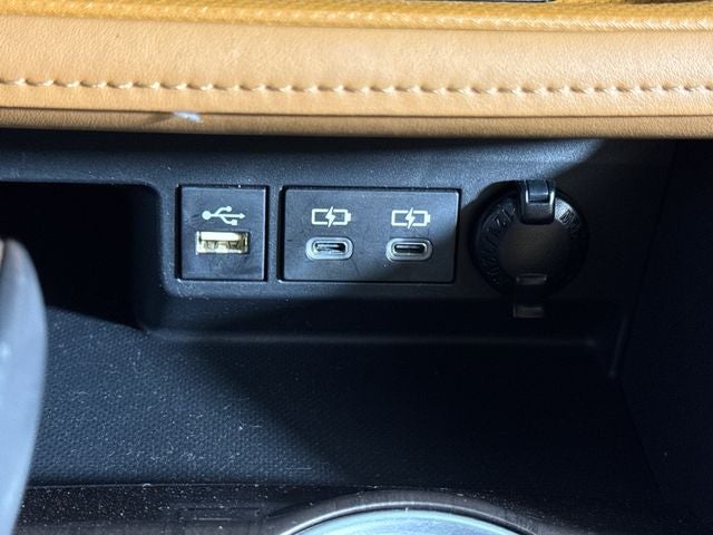 2023 Toyota Highlander Hybrid Platinum