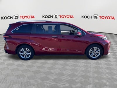 2021 Toyota Sienna Platinum 7 Passenger