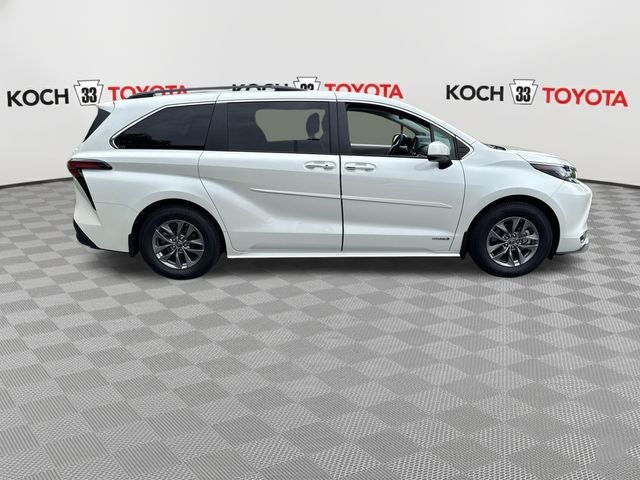 2021 Toyota Sienna XLE 7 Passenger