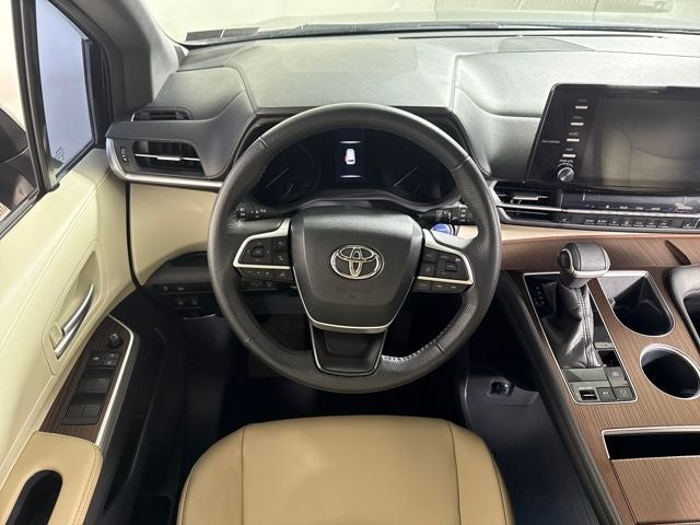 2022 Toyota Sienna XLE 7 Passenger