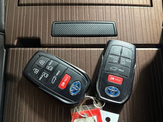 2022 Toyota Sienna XLE 7 Passenger