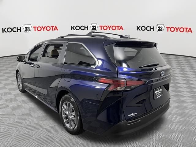 2022 Toyota Sienna XLE 7 Passenger