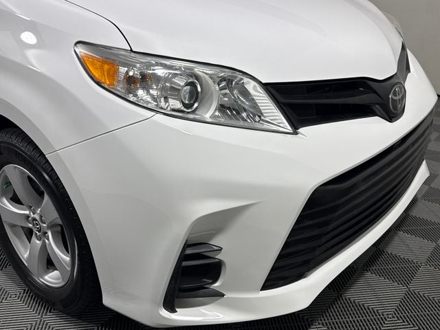 2019 Toyota Sienna L 7 Passenger
