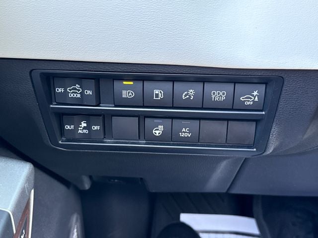 2023 Toyota Tundra Hybrid Capstone