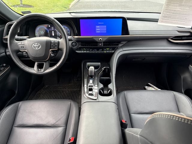 2025 Toyota Crown Signia XLE