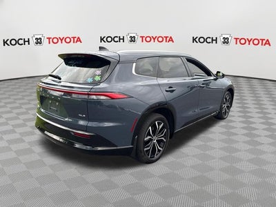 2025 Toyota Crown Signia XLE