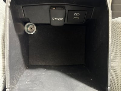 2025 Toyota Corolla Hatchback SE