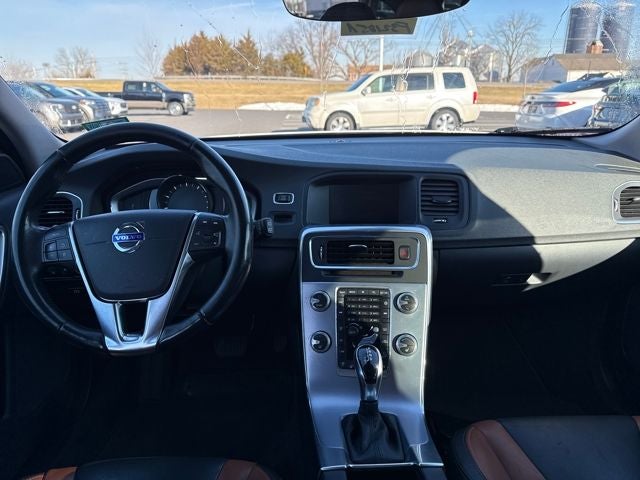 2018 Volvo V60 Cross Country T5