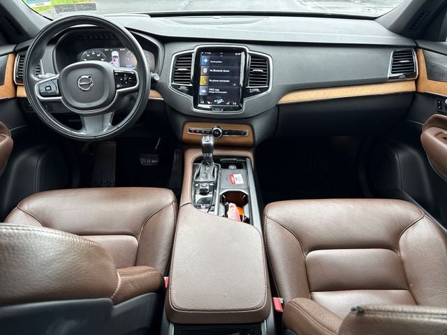 2022 Volvo XC90 T6 Momentum