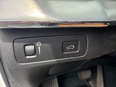 2018 Volvo XC90 T5 Momentum