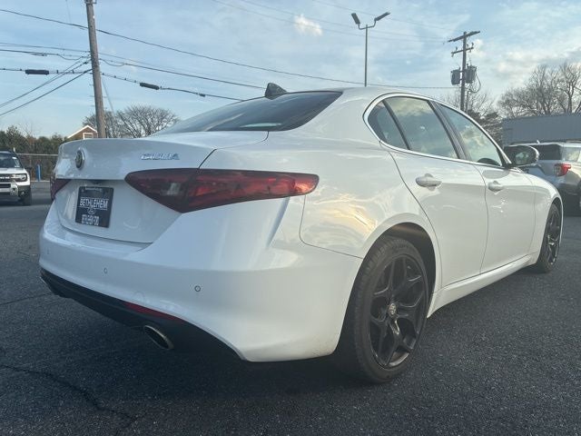 2019 Alfa Romeo Giulia Base