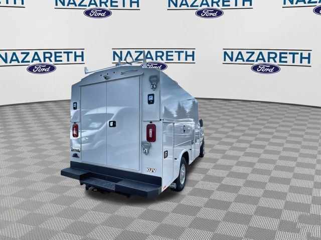 2025 Ford E-350SD Base Cutaway