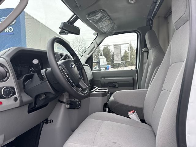 2026 Ford E-450SD Base DRW