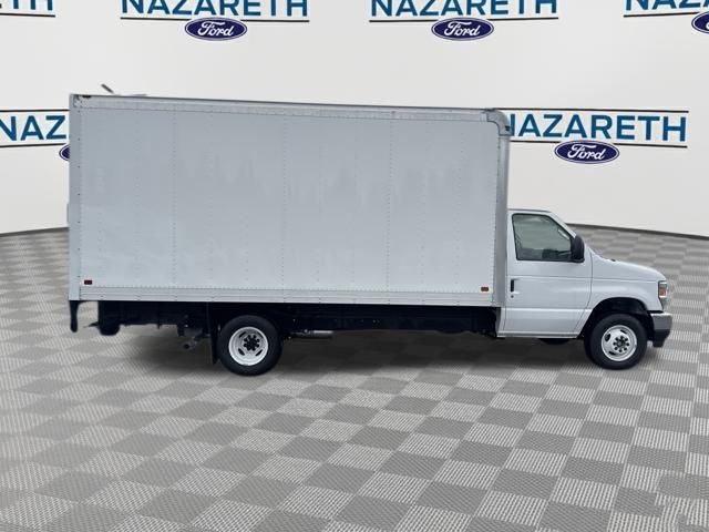 2026 Ford E-450SD Base DRW