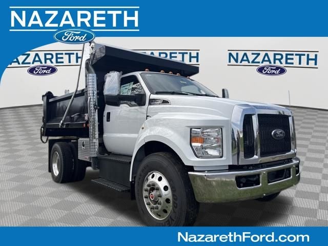 2027 Ford F-750SD Base