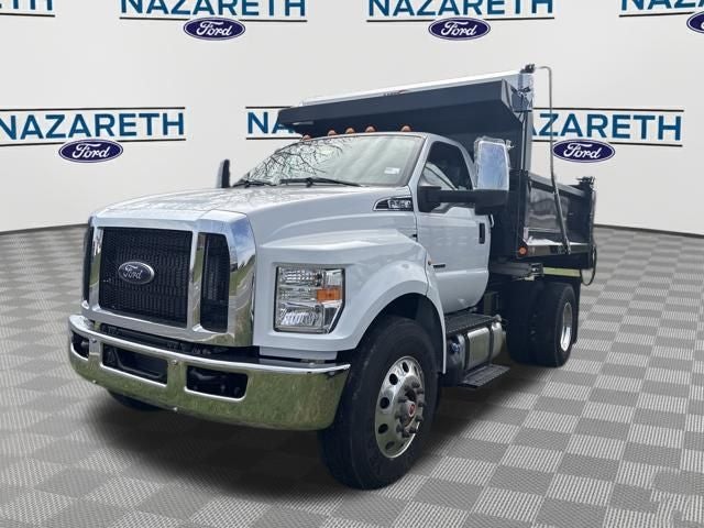 2027 Ford F-750SD Base