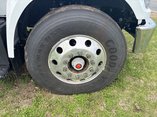 2027 Ford F-750SD Base