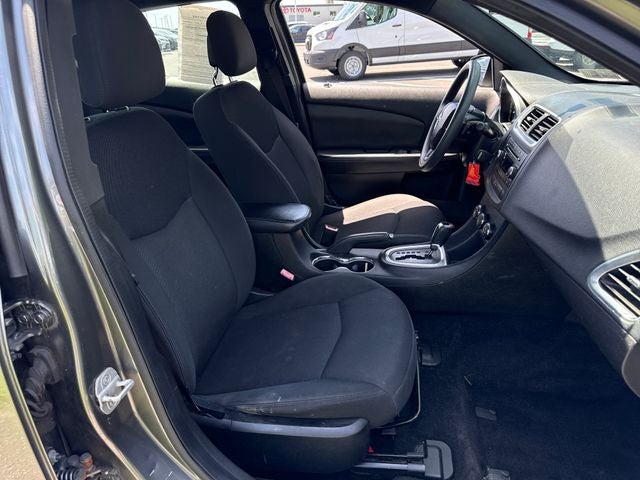2012 Dodge Avenger SE