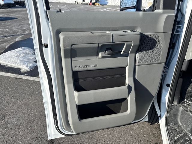 2026 Ford E-350SD Base Cutaway