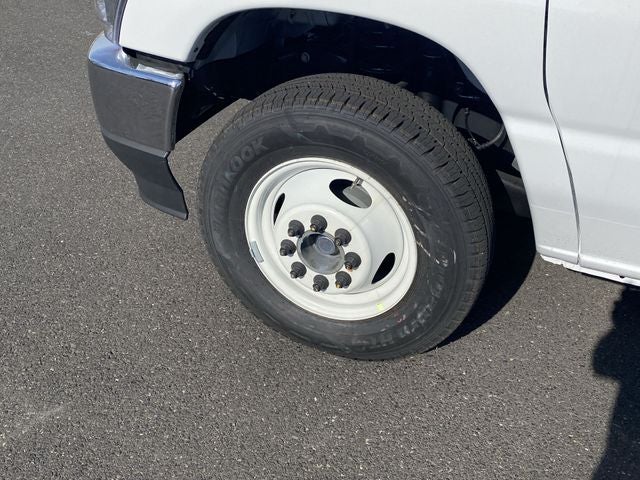 2025 Ford E-350SD Base Cutaway