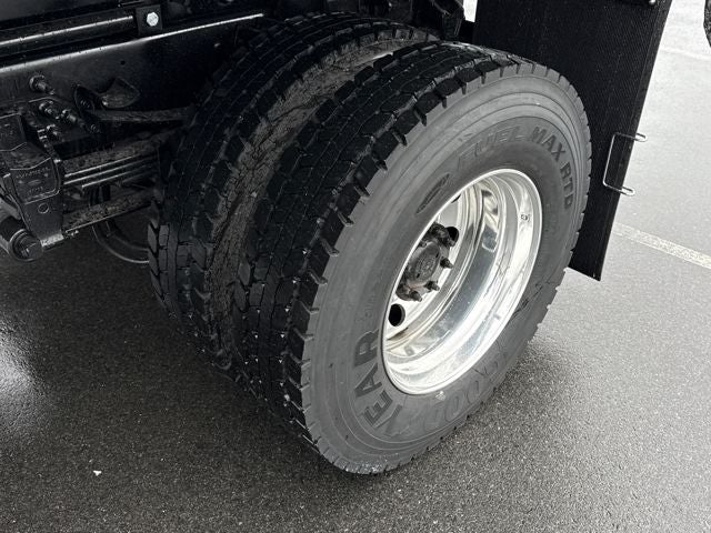 2027 Ford F-750SD Base