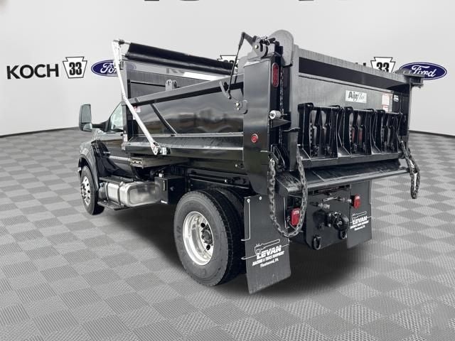 2027 Ford F-750SD Base