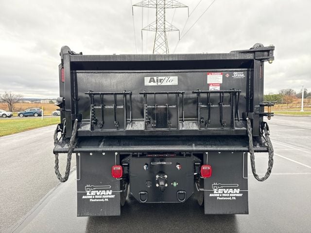 2027 Ford F-750SD Base