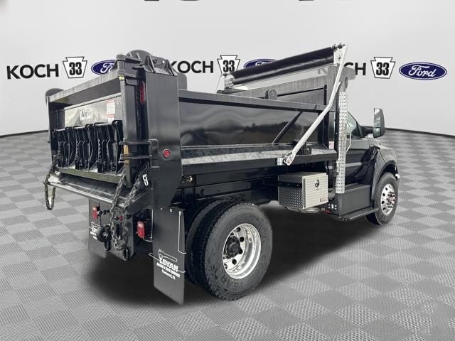 2027 Ford F-750SD Base